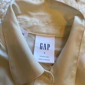GAP NWT silk like shirt size small